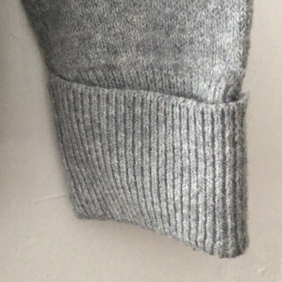 Denver Hayes, ladies knitted sweater, navy blue, blue, and gray stripes.XXL - Picture 4 of 7